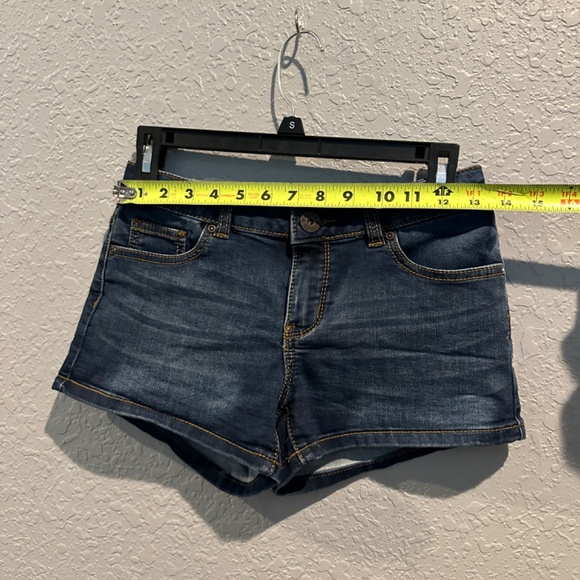 Mudd Jeans Shorts - Girls Size 14 - Picture 3 of 5